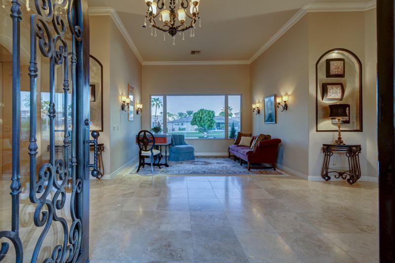 690 W Azalea Dr, Chandler, AZ 85248