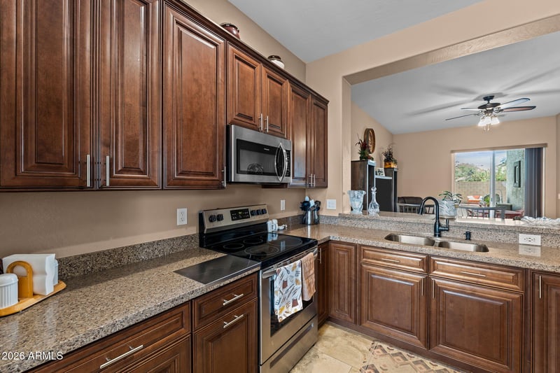690 W Dylan Ct, Wickenburg, AZ 85390