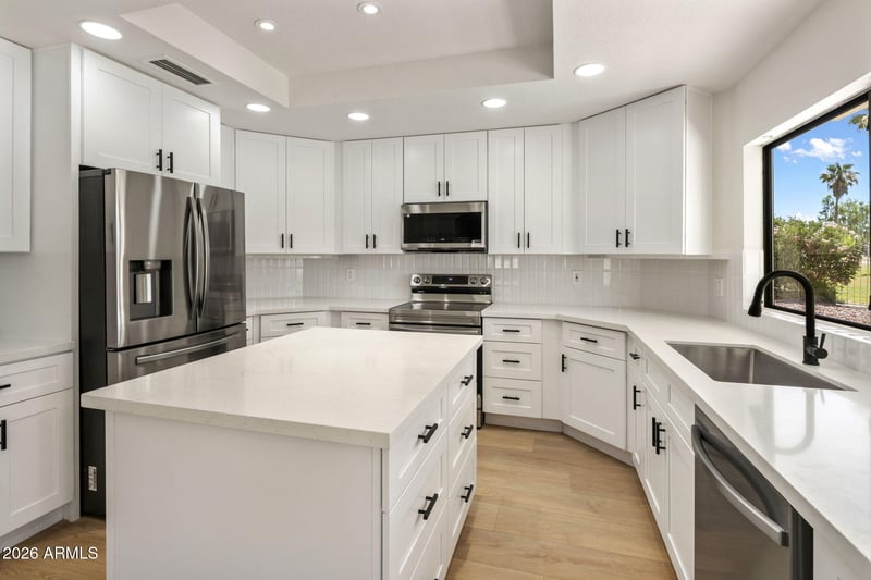 6903 Kimberly Way, Glendale, AZ 85308