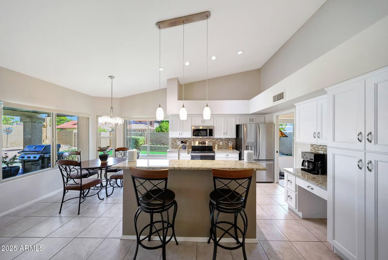 6904 Kristal Way, Glendale, AZ 85308