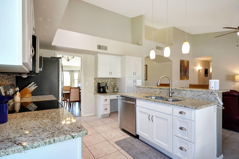 6904 Kristal Way, Glendale, AZ 85308