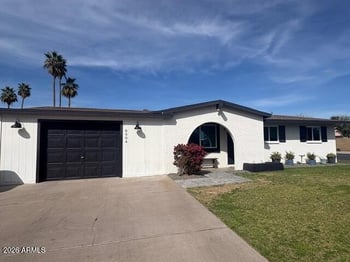 6904 Rancho Dr, Glendale, AZ 85303