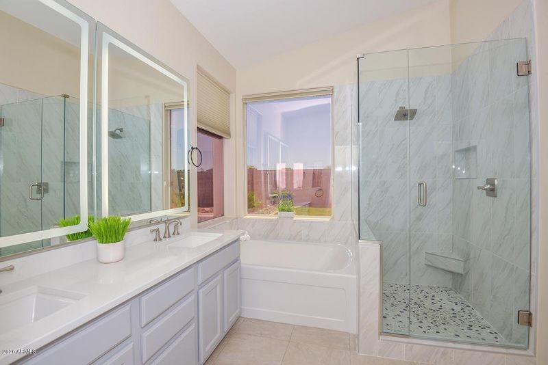 6905 W Pontiac Dr, Glendale, AZ 85308