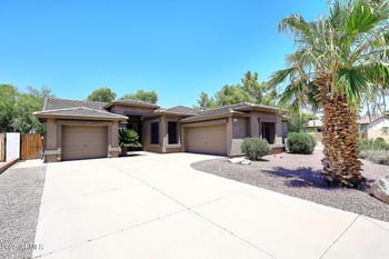 6906 Abraham Ln, Glendale, AZ 85308