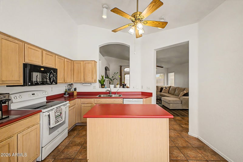 6906 Phelps Rd, Peoria, AZ 85382