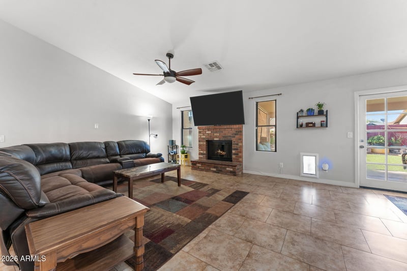 6908 Sierra Vista Dr, Glendale, AZ 85303