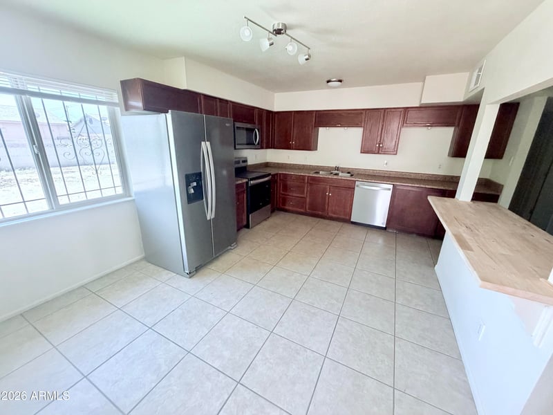 6909 W Mariposa St, Phoenix, AZ 85033
