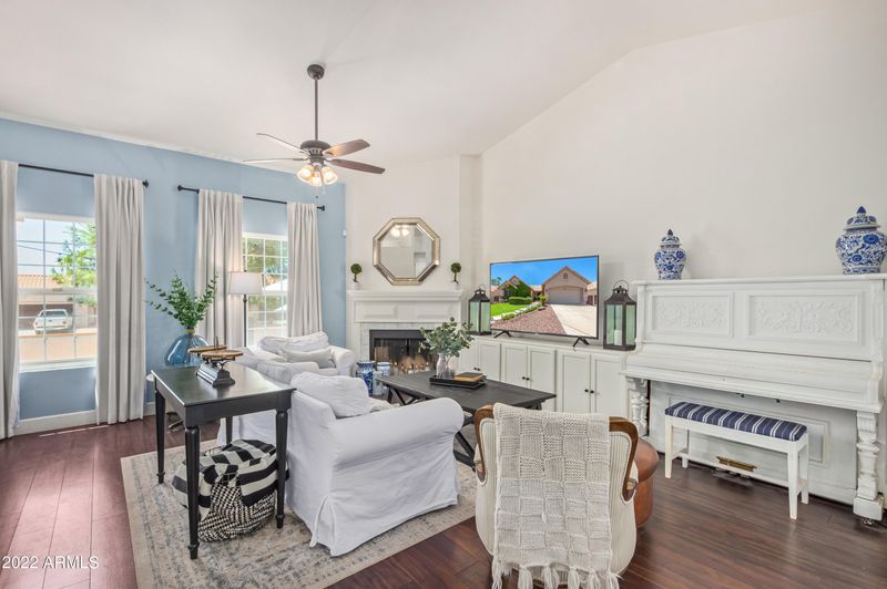 6909 W Oraibi Dr, Glendale, AZ 85308