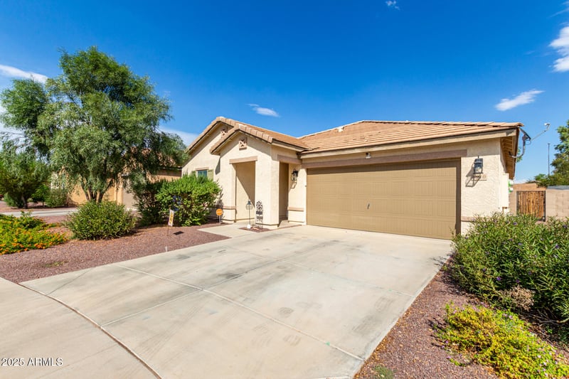 6910 75th Dr, Laveen, AZ 85339