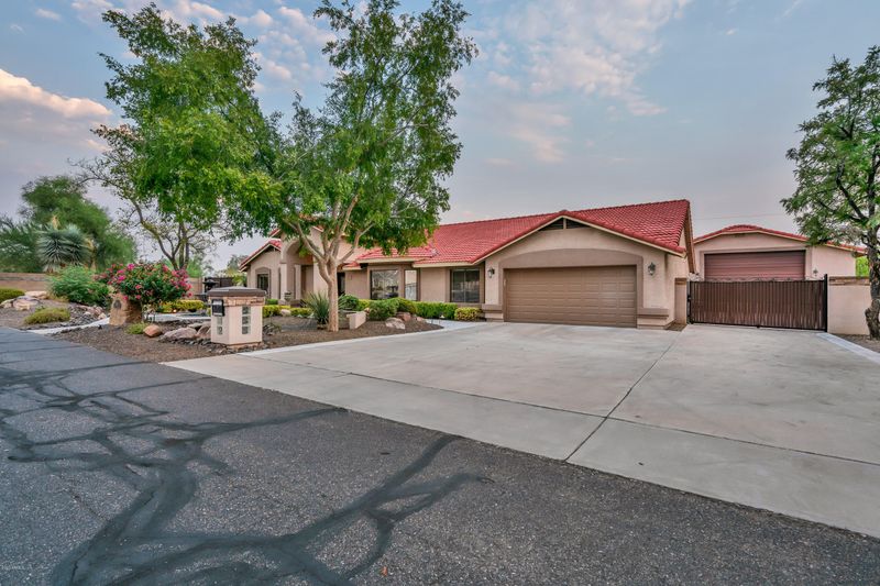 6913 E Mallory St, Mesa, AZ 85207