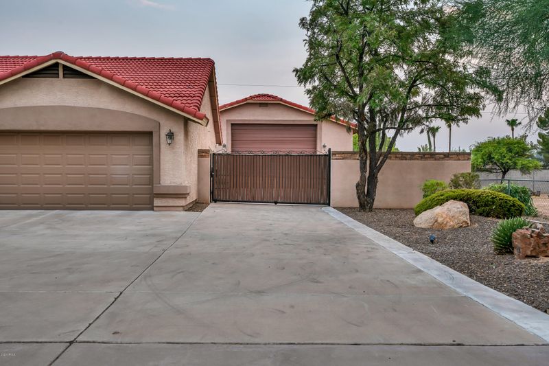 6913 E Mallory St, Mesa, AZ 85207