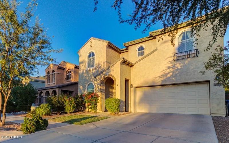 6913 S 38th Dr, Phoenix, AZ 85041
