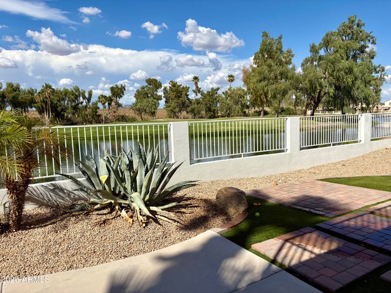 6914 Escuda Dr, Glendale, AZ 85308