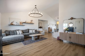 6914 Sunnyside Dr, Peoria, AZ 85345