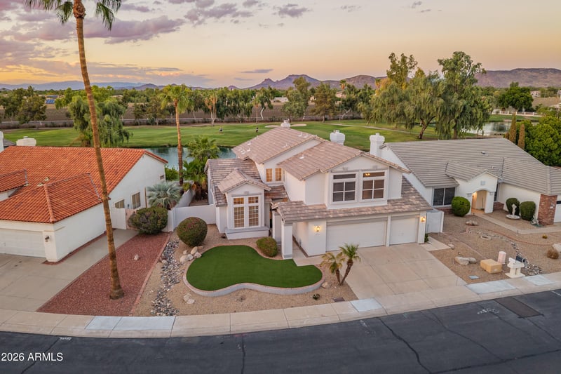6914 W Escuda Dr, Glendale, AZ 85308