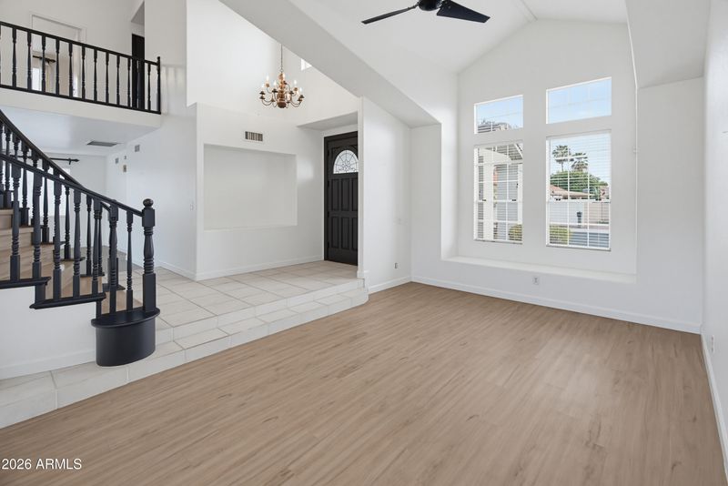 6914 W Escuda Dr, Glendale, AZ 85308