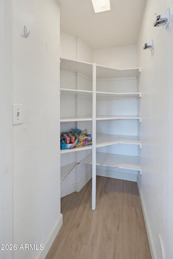 6914 W Escuda Dr, Glendale, AZ 85308