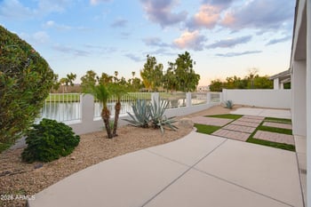 6914 W Escuda Dr, Glendale, AZ 85308