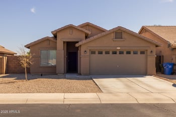 6915 46th Dr, Laveen, AZ 85339
