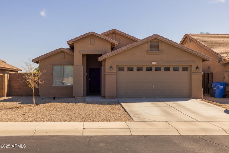 6915 46th Dr, Laveen, AZ 85339