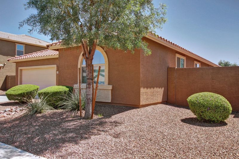 6915 N 87th Dr, Glendale, AZ 85305