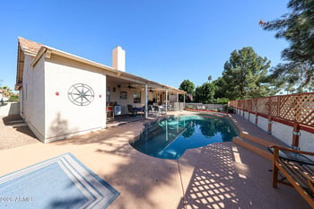 6915 Oraibi Dr, Glendale, AZ 85308