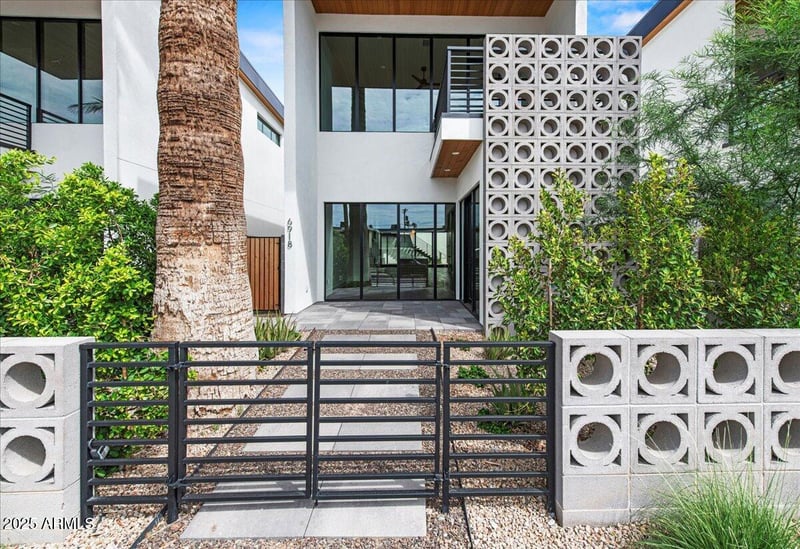 6918 2nd St, Scottsdale, AZ 85251