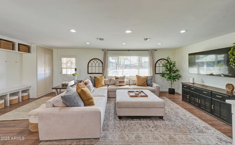 6918 Palm Ln, Scottsdale, AZ 85257