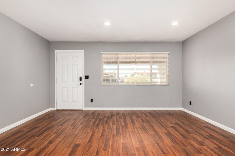 6918 W Vogel Ave, Peoria, AZ 85345