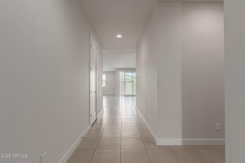 6918 Winston Dr, Laveen, AZ 85339
