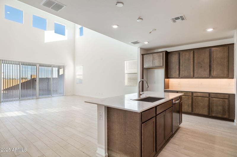 6919 Buckhorn Trl, Peoria, AZ 85383