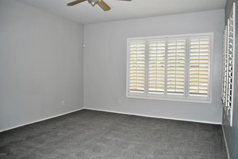 6919 W Saint John Rd, Glendale, AZ 85308