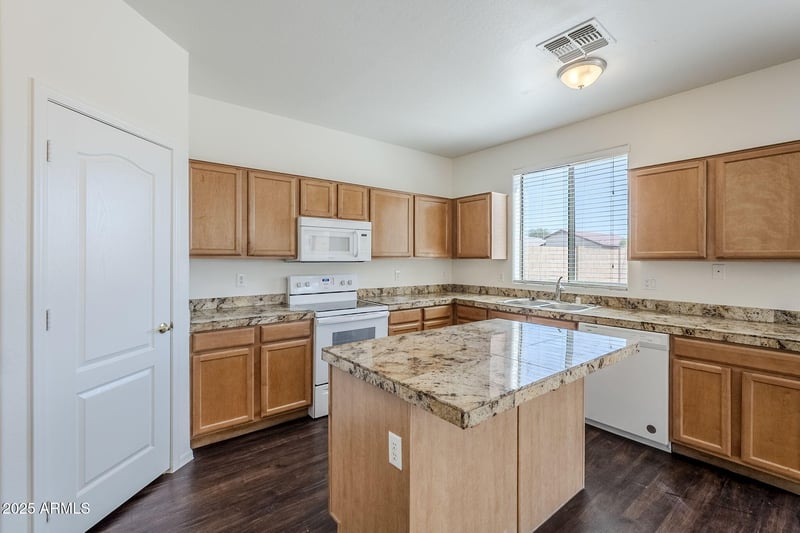 6923 37th Glen, Phoenix, AZ 85041