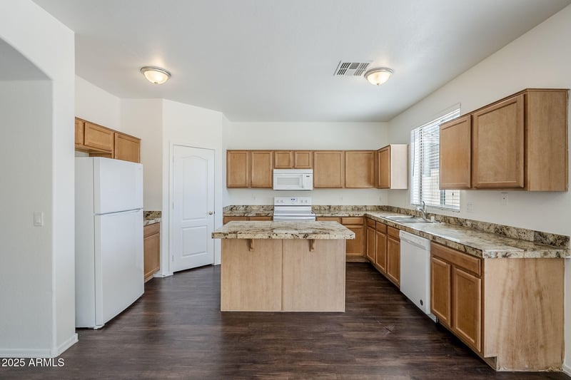 6923 37th Glen, Phoenix, AZ 85041