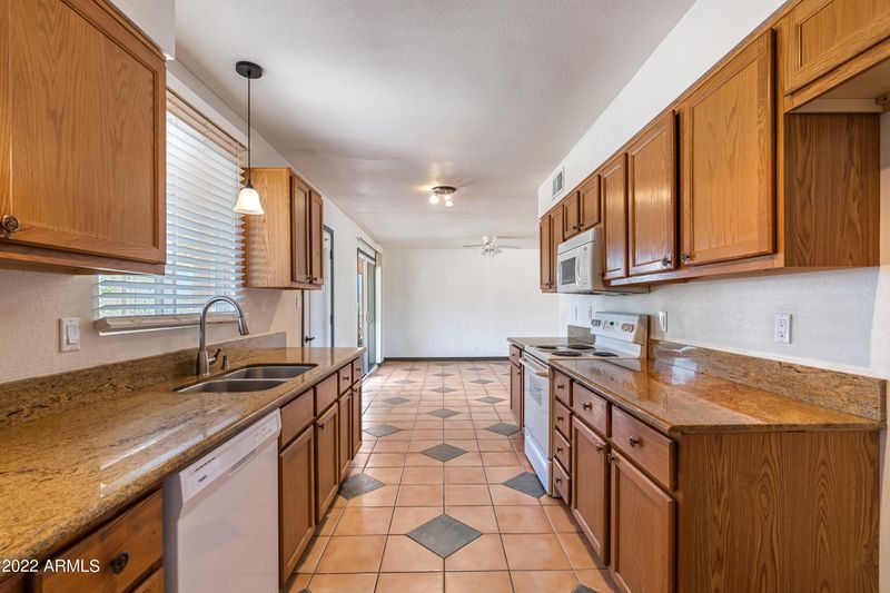 6926 E Oak St, Scottsdale, AZ 85257