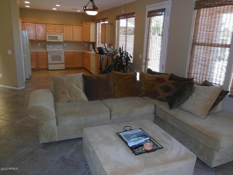 6928 W Blackhawk Dr, Glendale, AZ 85308