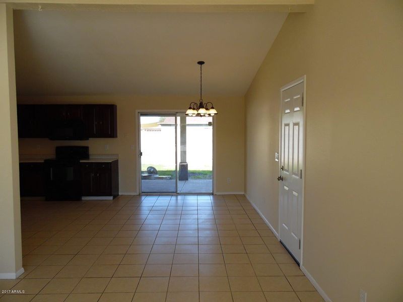 6932 W Avalon Dr, Phoenix, AZ 85033