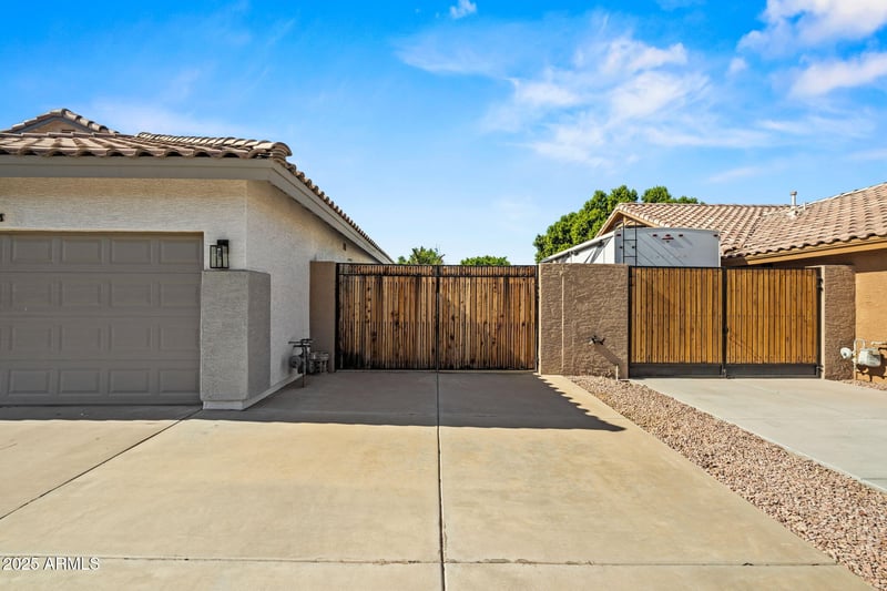 6935 Monte Lindo St, Glendale, AZ 85310