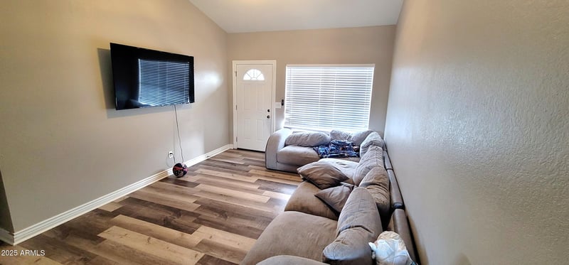 6938 Jenan Dr, Peoria, AZ 85345