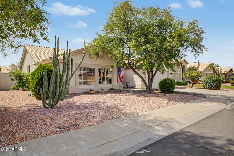 6939 W Robin Ln, Glendale, AZ 85310