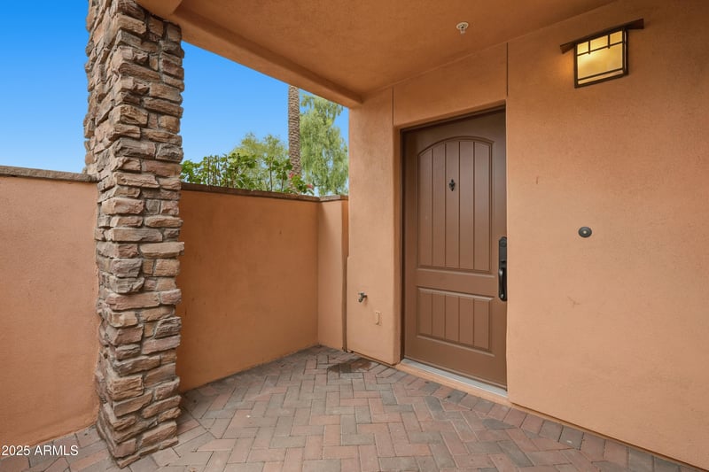6940 Cochise Rd #1001, Paradise Valley, AZ 85253