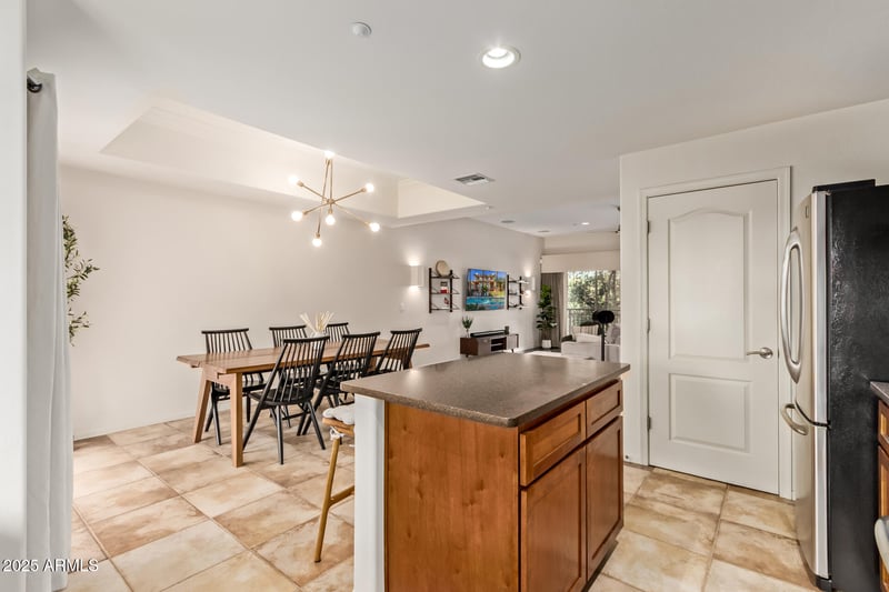 6940 Cochise Rd #1016, Paradise Valley, AZ 85253