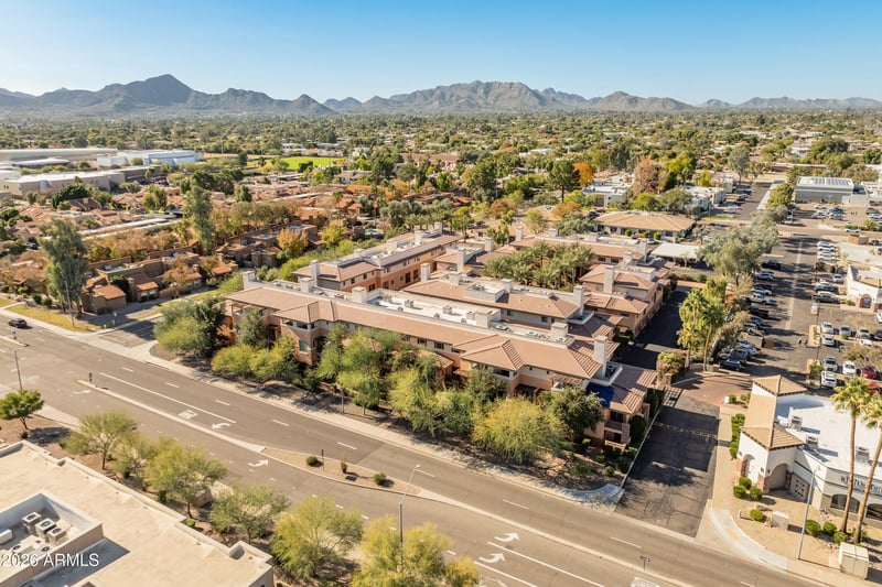 6940 Cochise Rd #1026, Paradise Valley, AZ 85253