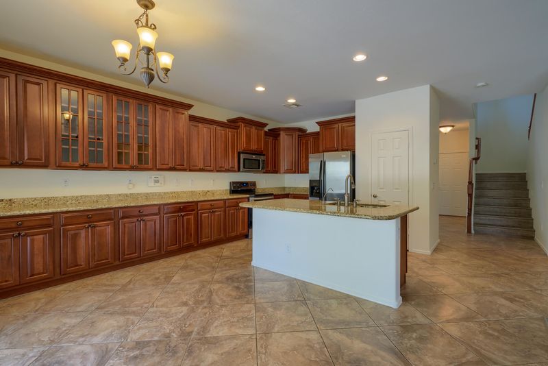 6940 W Branham Ln, Laveen, AZ 85339