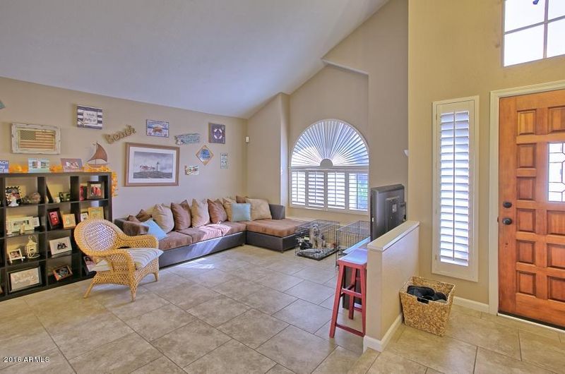 6940 W Oraibi Dr, Glendale, AZ 85308