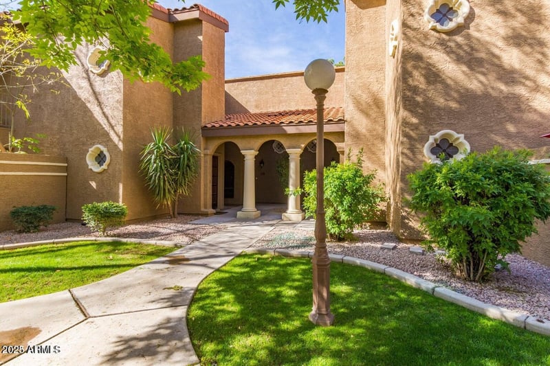 6945 Cochise Rd #130, Paradise Valley, AZ 85253