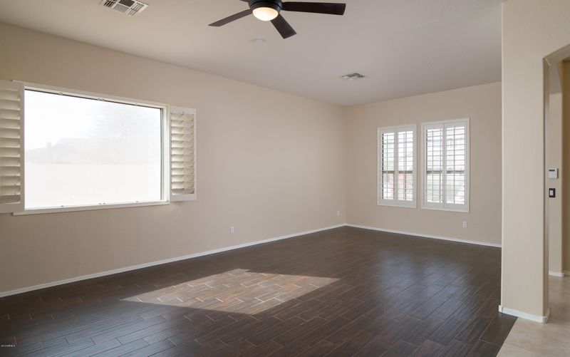 6949 W Tether Trl, Peoria, AZ 85383