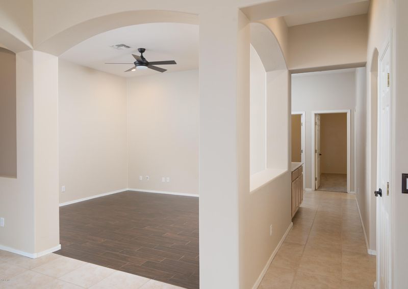 6949 W Tether Trl, Peoria, AZ 85383