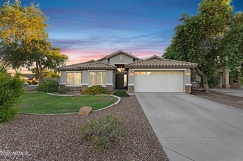 695 Holstein Trl, San Tan Valley, AZ 85143