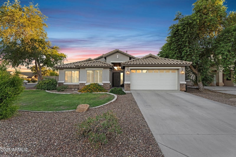 695 Holstein Trl, San Tan Valley, AZ 85143